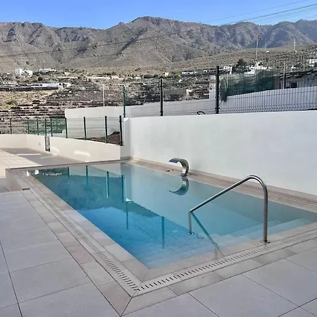 Oasis Tenerife * אדחה